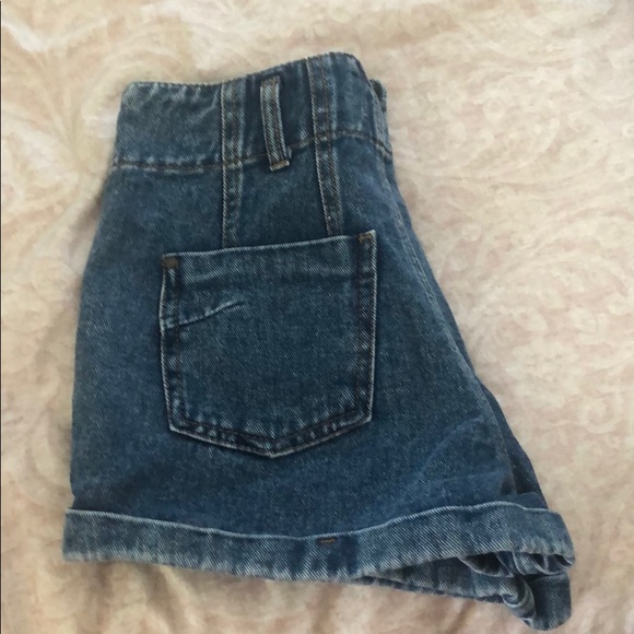 High waisted denim shorts- dark wash - Picture 2 of 4